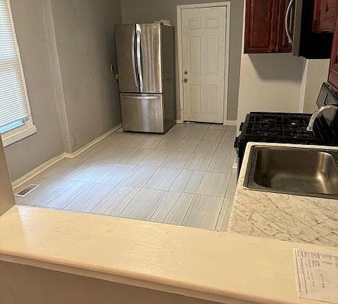 5th image of 454 N 50th St