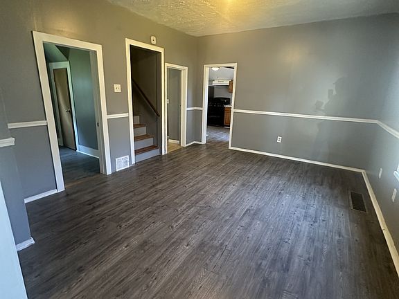 4th image of 7404 Halle Ave