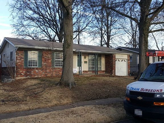 5th image of 395 Albert Dr