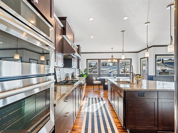 4th image of 1902 Park Ave