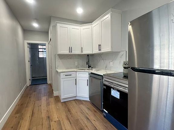 4th image of 29 S 2nd St #402-B