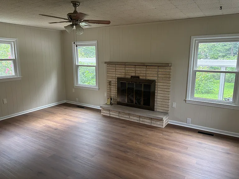 212 Zandale Dr — Photo 10