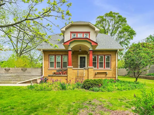 8201 Cooper ROAD, Kenosha, WI 53142