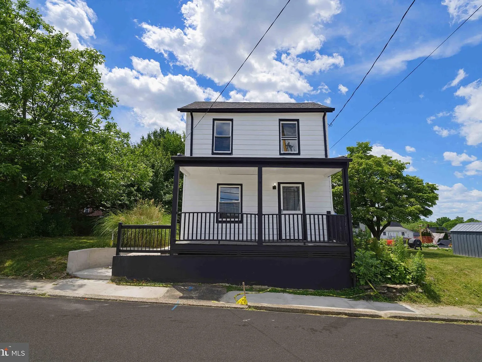 3 bed, 1.5 bath, 1146 sqft, $2,350 — Photo 1