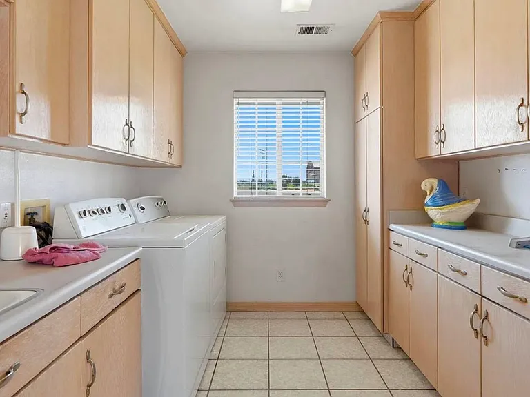 2702 E Goshen Ave — Photo 5