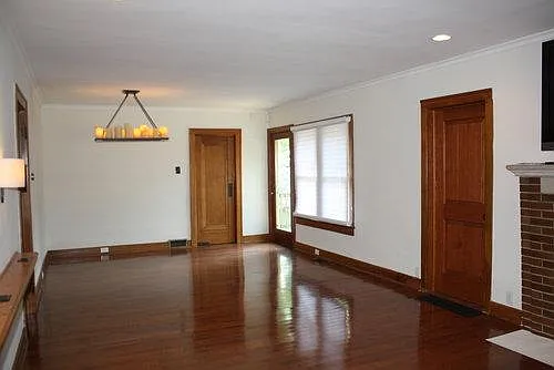 3 bed, 2174 sqft, $3,600 — Photo 3