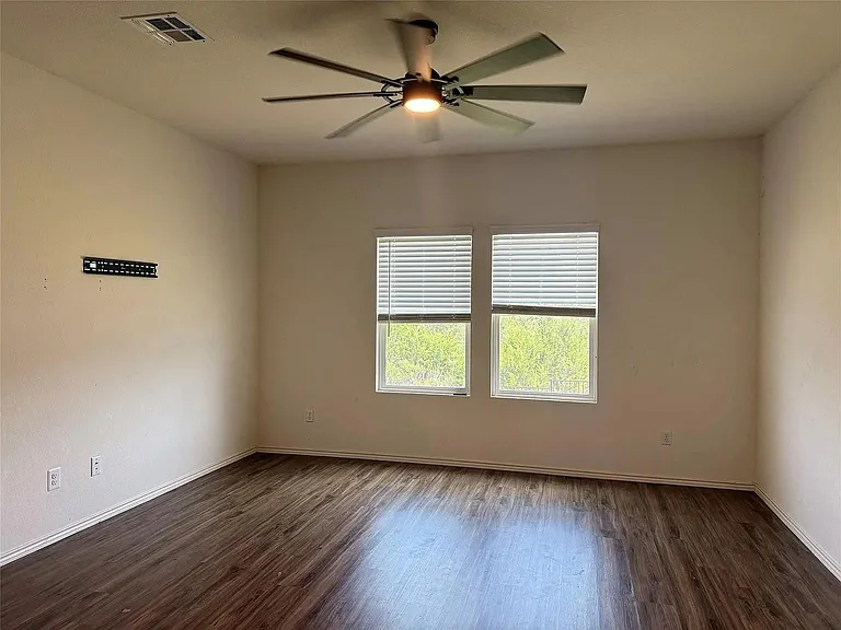 1216 Blackhaw Ln — Photo 15