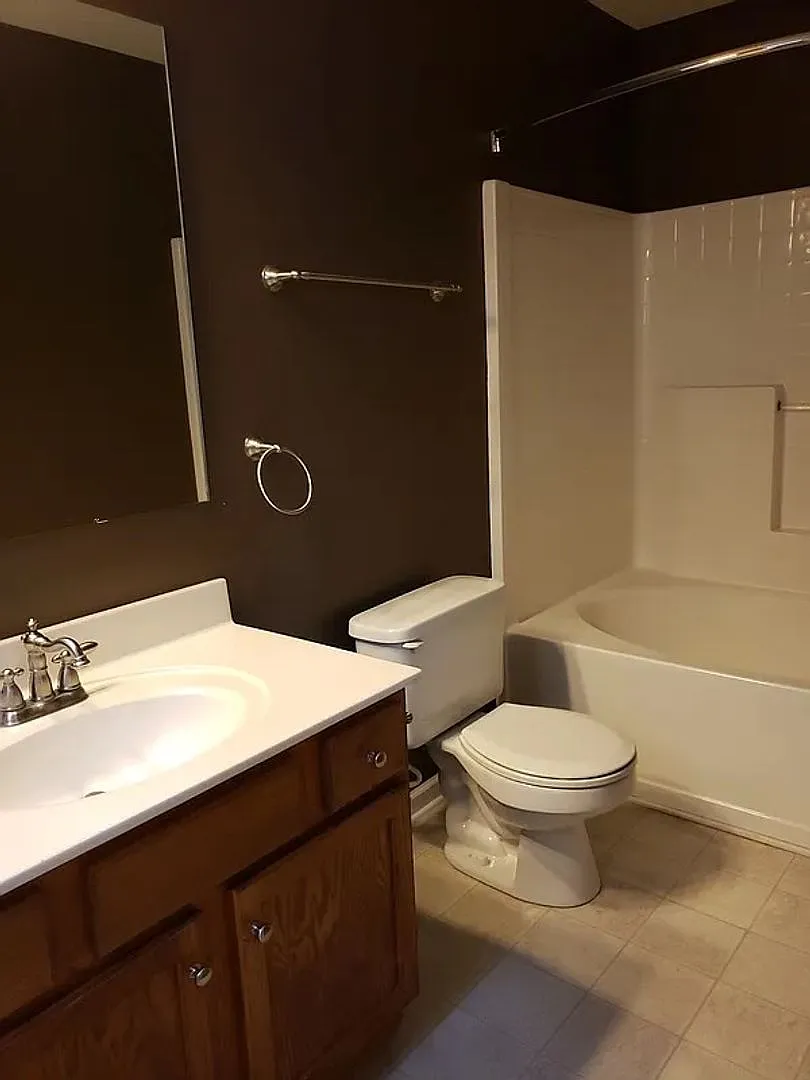 Room in 3 Bedroom Home at McGoogan Ln — Photo 2