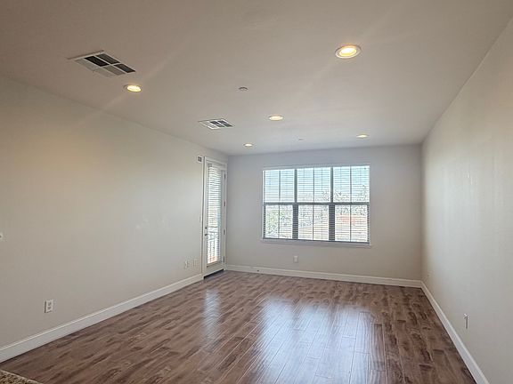 4th image of 20500 Town Center Ln Unit 291