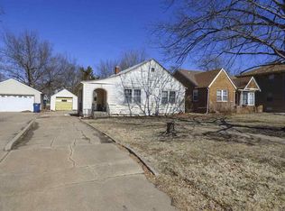 118 W 18th Ave, Hutchinson, KS 67502