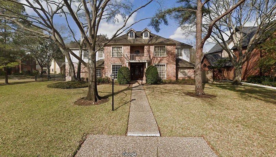 1st image of 19718 Laurel Park Ln