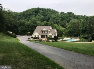 650 Downhill Dr, Westminster, MD 21157