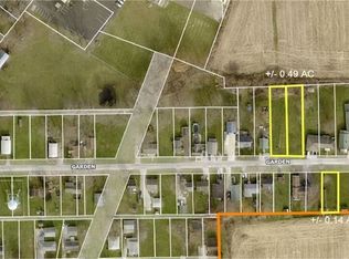 Garden St, Creston, OH 44217