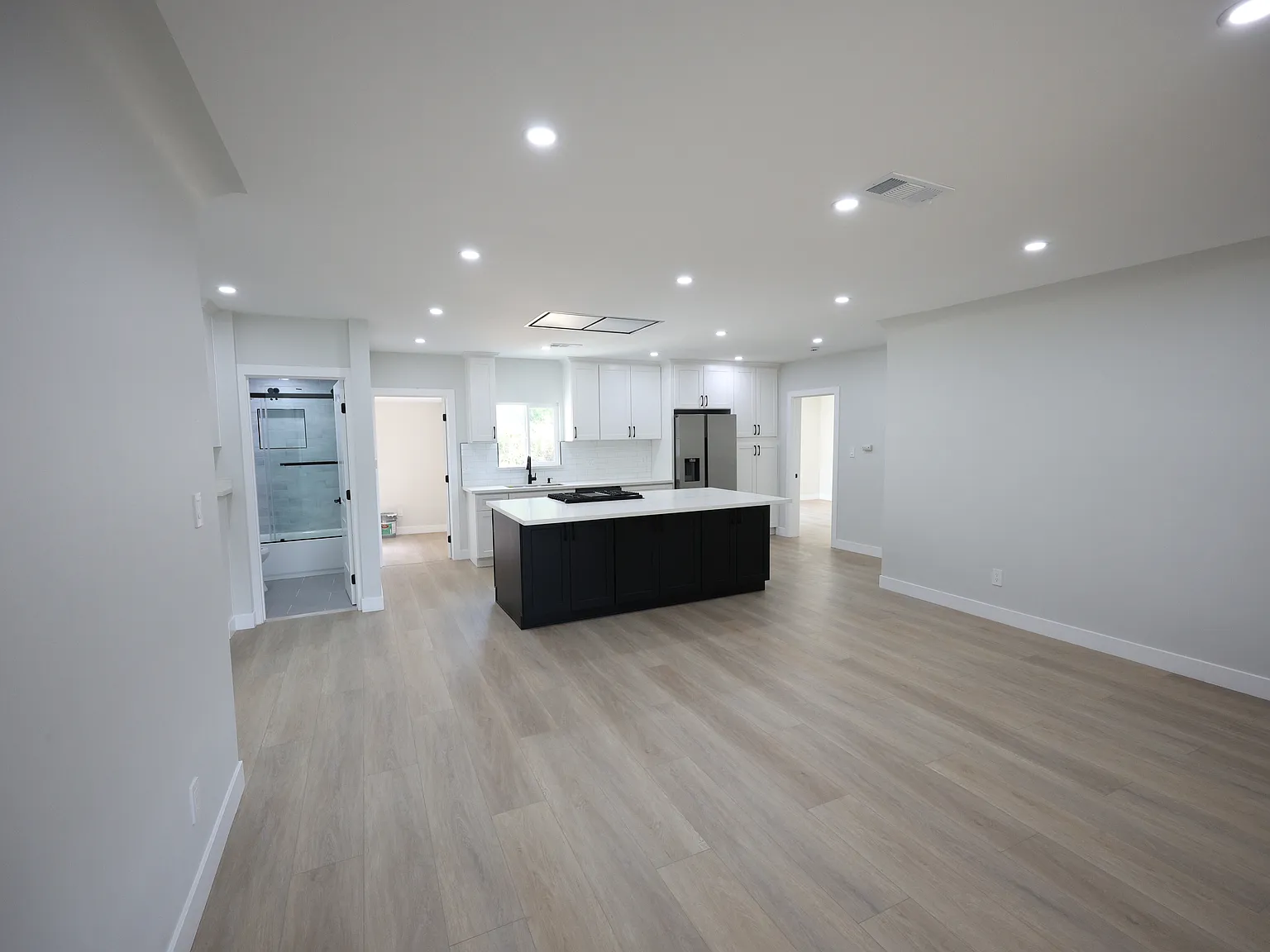 3 bed, 1134 sqft, $4,500 — Photo 2