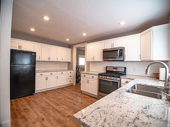 2nd image of 141 Garden Rd