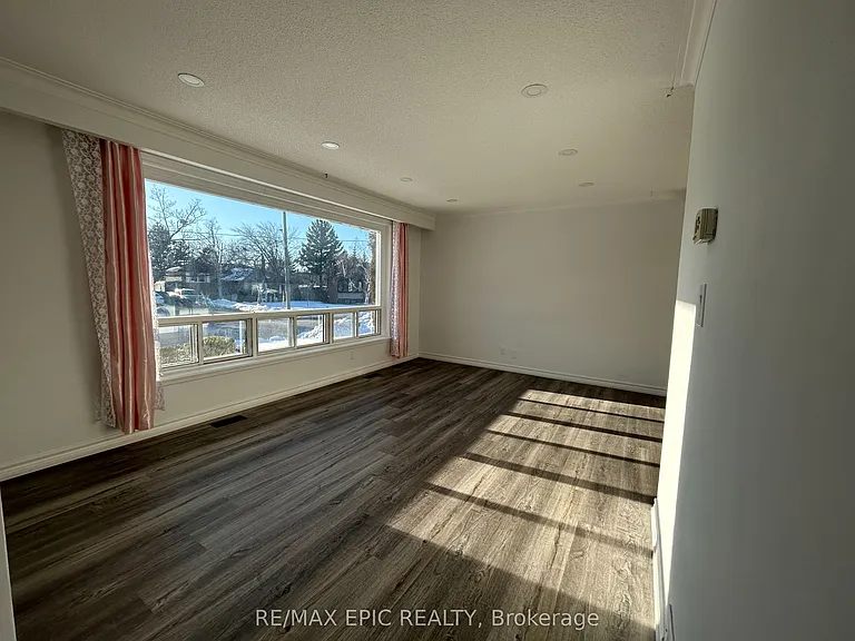 25 Gentry Cres #MAIN — Photo 4