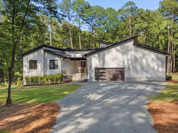 4628 Hibiscus Ln, Chapel Hill, NC 27516