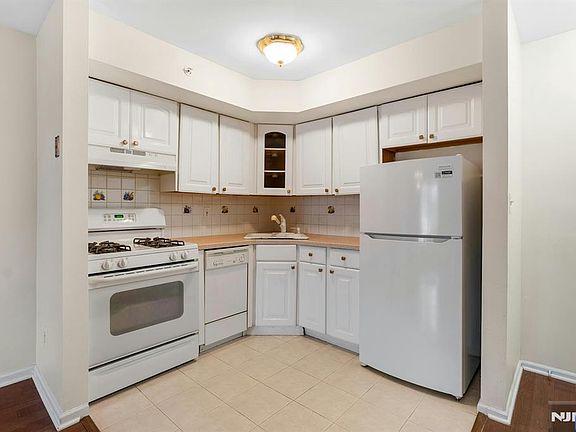 5th image of 1419 Faulkner Ct