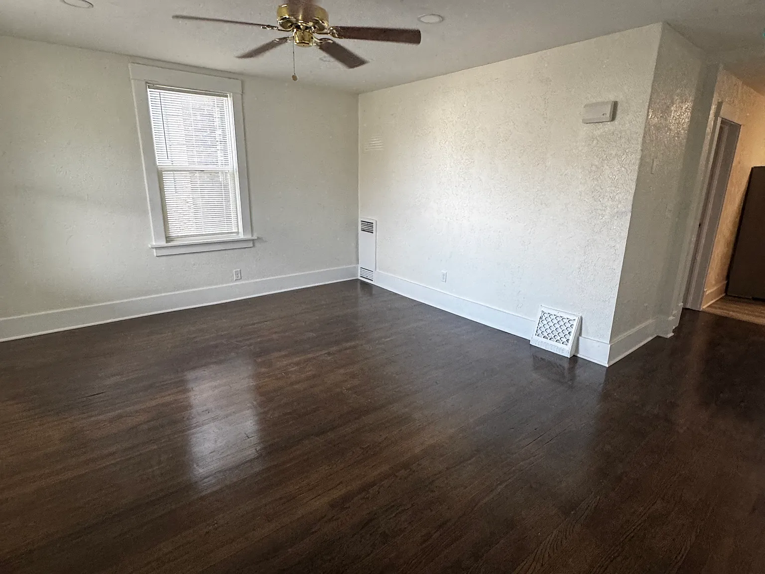 Forest Avenue — Photo 4