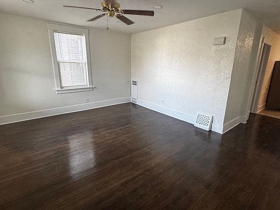 4th image of 913 Forest Ave #1