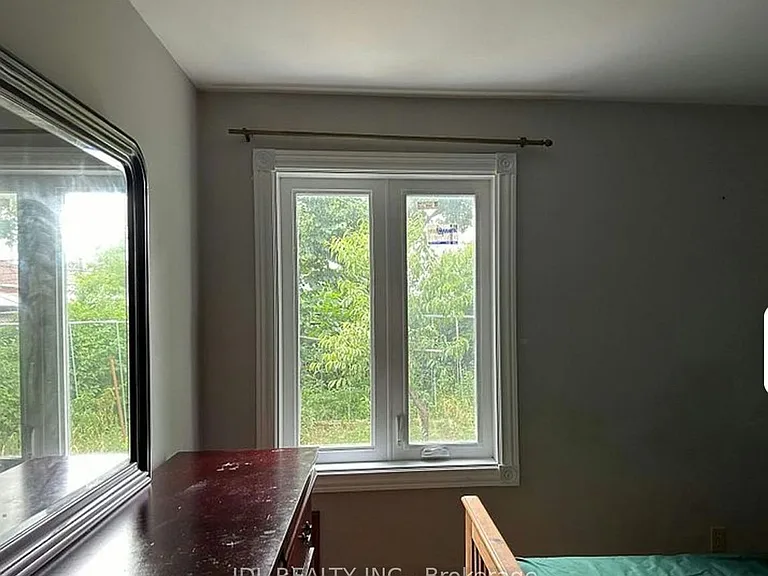 8 Highwood Ave — Photo 4