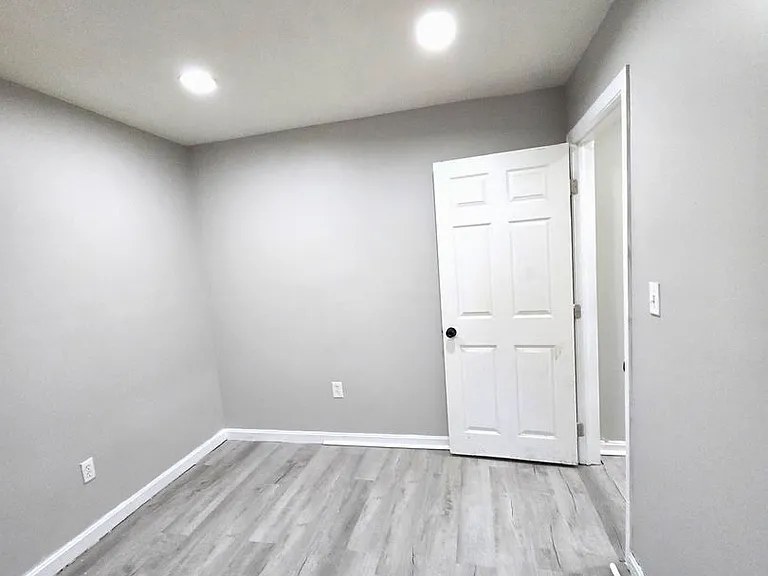 457 Admiral Street — Photo 14