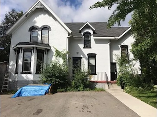 40 John St #1, Cambridge, ON N1S 2V4