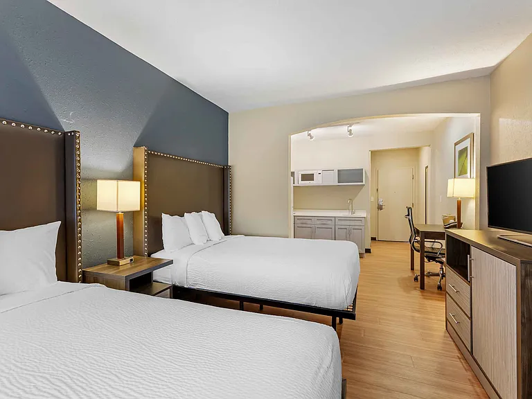 Studio Suite - 2 Full Beds