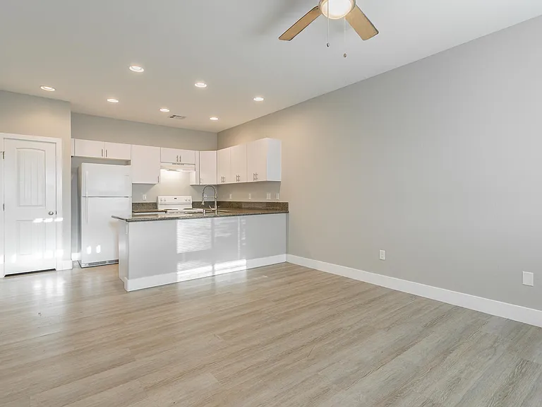 1681 S Dandelion St #1 — Photo 5