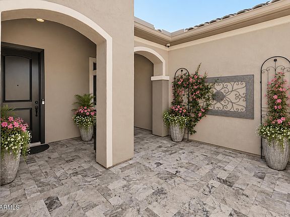 4th image of 26493 W PIUTE Avenue