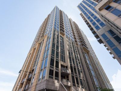 700 N Larrabee St APT 1601, Chicago, IL, 60654