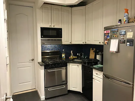 Rented by Royalty Living and Wave Real Estate LLC | media 25