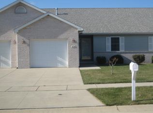 47 Somerset Dr UNIT B, Clinton, IL 61727