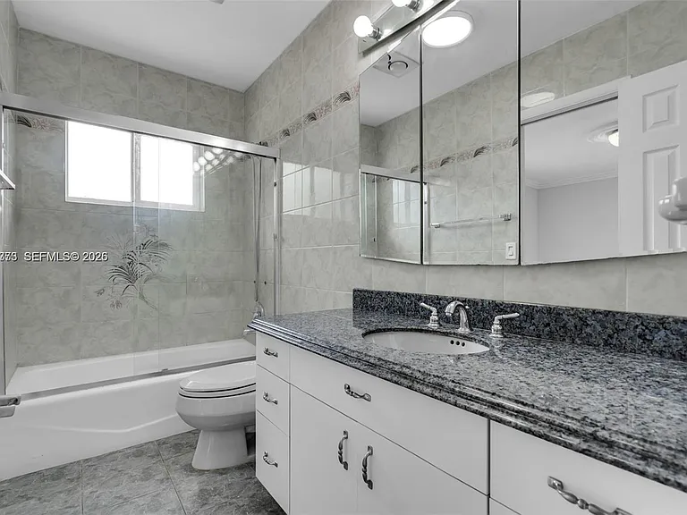 18370 SW 212th St — Photo 20