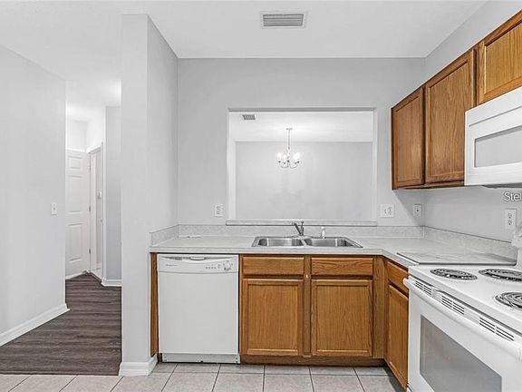 3rd image of 9519 Newdale Way APT 201