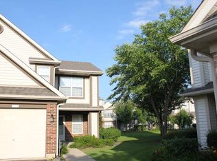 1929 Grove Ave, Schaumburg, IL 60193