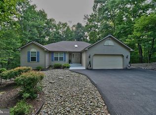 3115 Sparrow Ct, East Stroudsburg, PA 18302