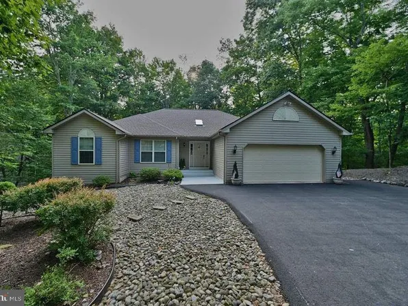 3115 Sparrow Ct, East Stroudsburg, PA 18302