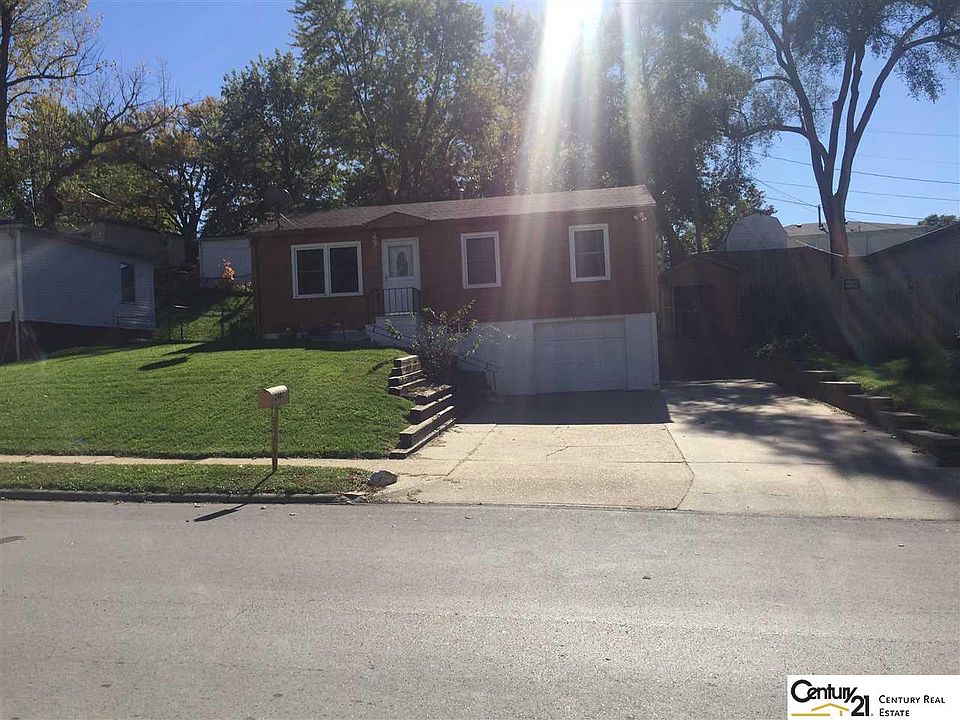 1st image of 2401 Emiline St