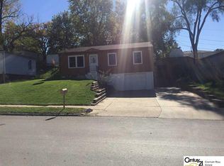 2401 Emiline St, Bellevue, NE 68147