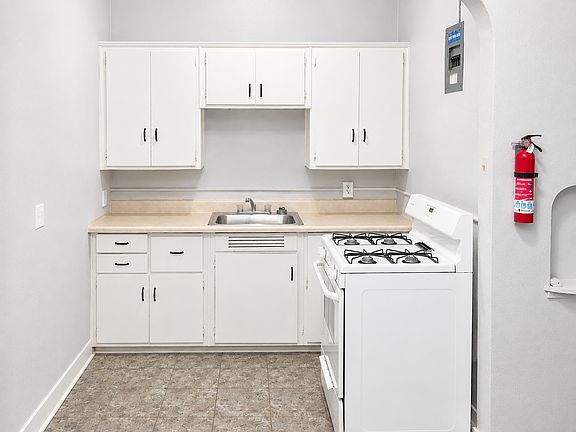 2nd image of 2535 Central Ave APT 3