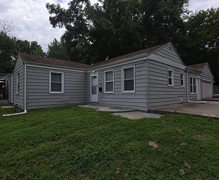 724 N Willis Ave — Photo 3