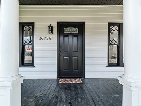 5th image of 10738 Sherman Grove Ave