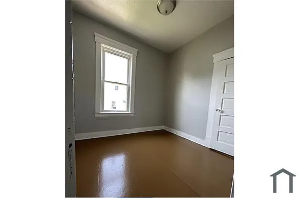 Building Photo - 1347 Washington Ave #2