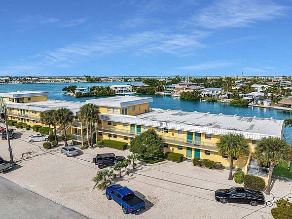 2nd image of 201 Coppitt Rd Floor 204B