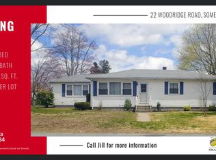 22 Woodridge Rd, Somerset, MA 02726