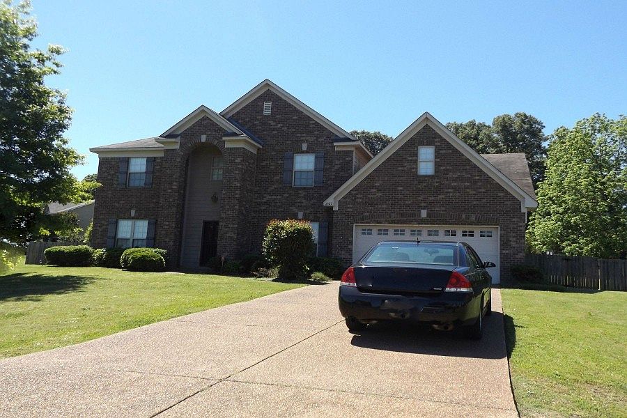 1st image of 2327 Greenwich Dr N