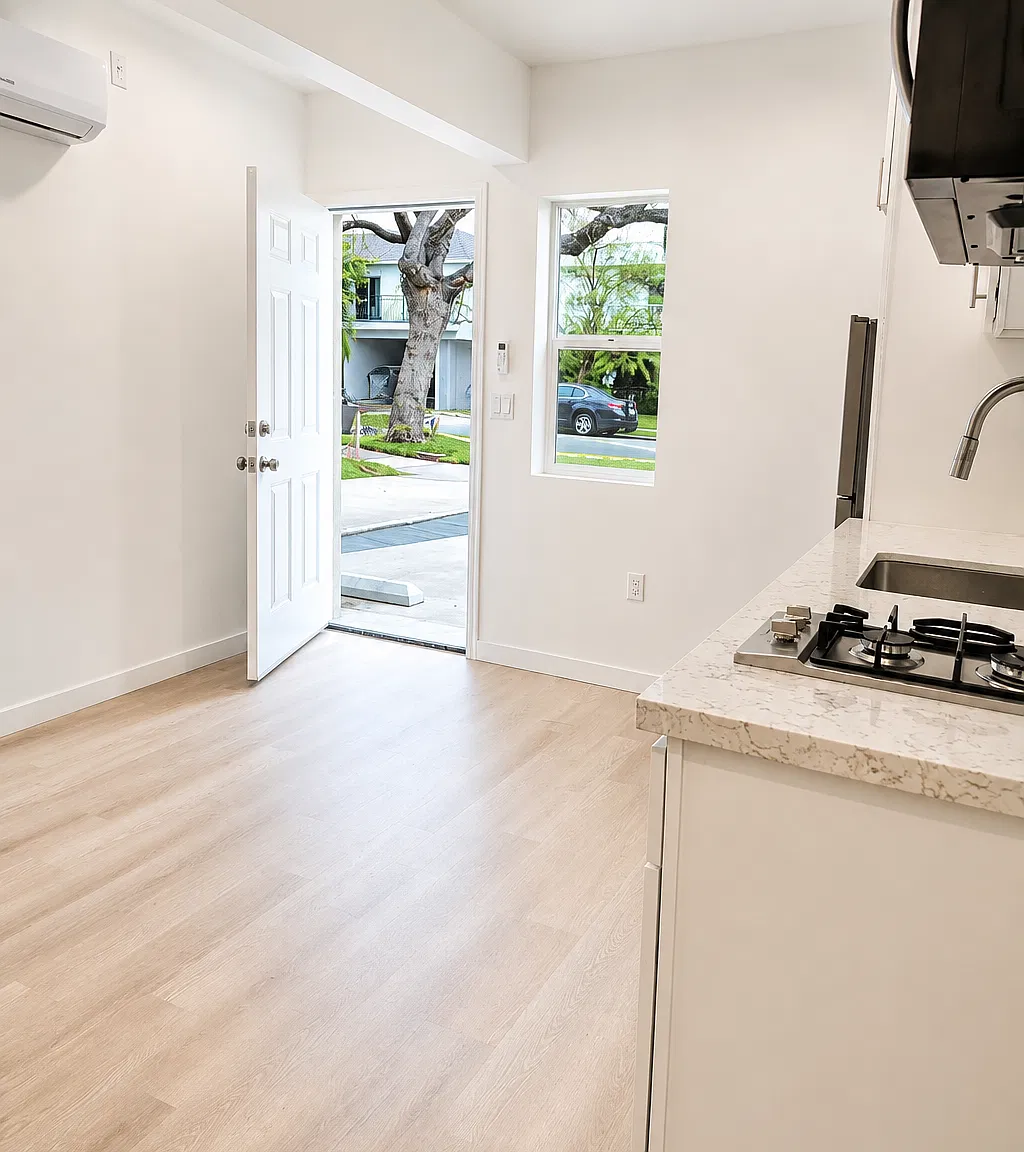 Studio, $1,645 — Photo 1