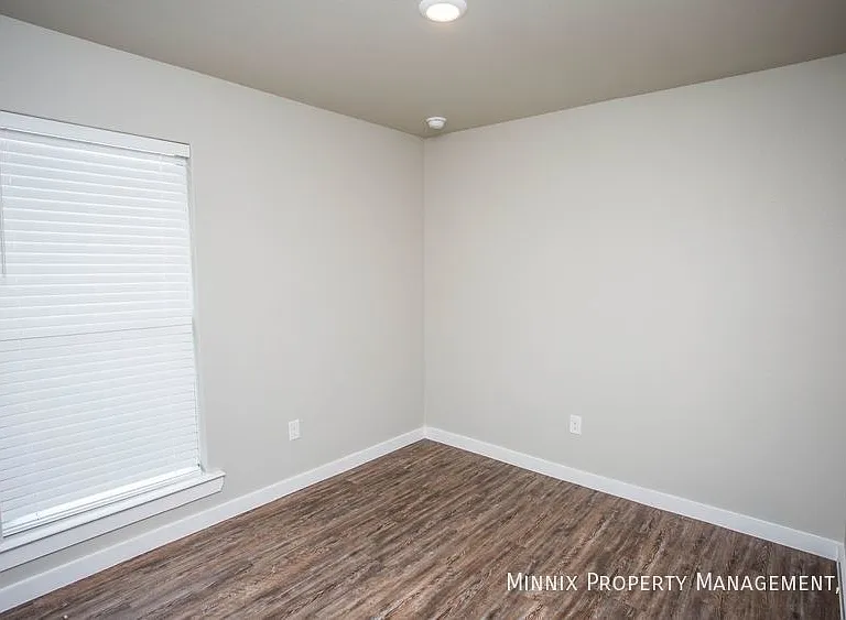 407 E 21st St #A — Photo 22
