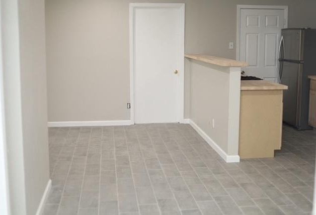1st image of 527 Wind River Dr
